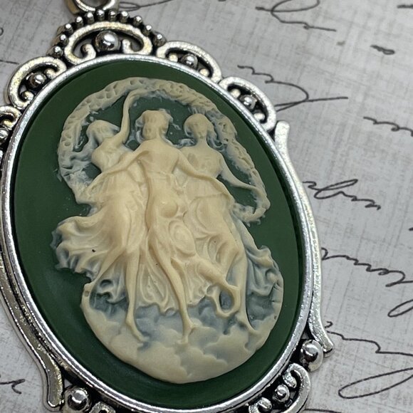Dancers Muses Muse Cameo Green Victorian Necklace Charm Gift Mom Wife Daughter - Picture 8 of 10